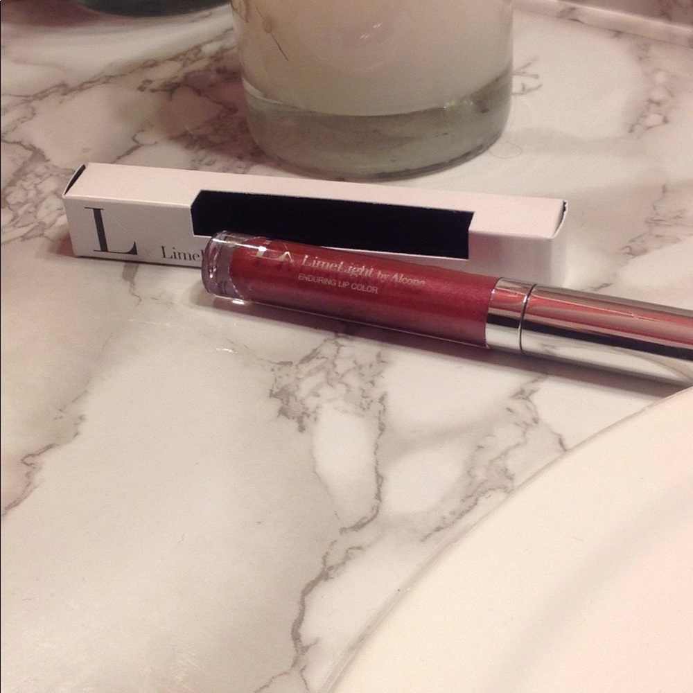 Enduring Lip Color "Wedding Cake"
